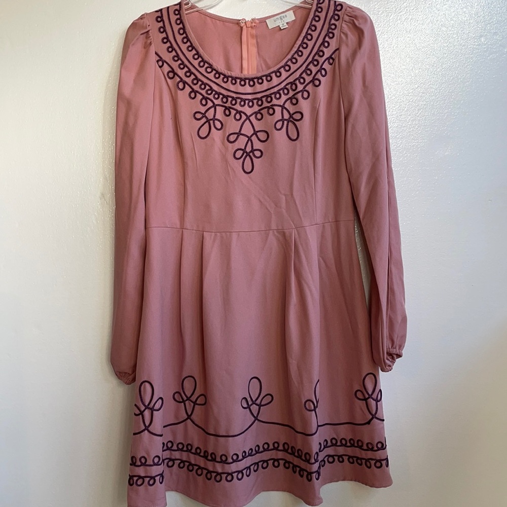Umgee long sleeve scoop neck back zip appliqué dress size medium